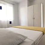Svi-mi * Gradac (Split-Dalmatia)
