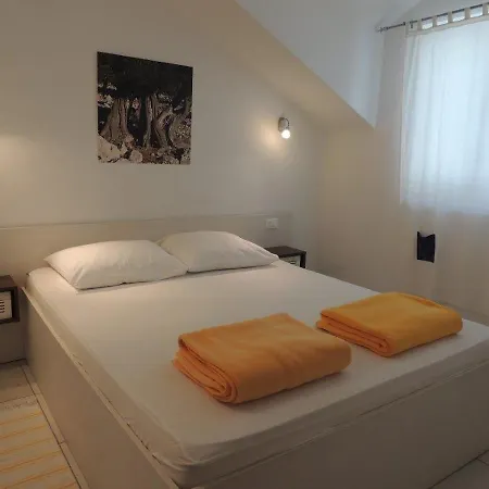 Apartment Svi-mi Gradac (Split-Dalmatia)